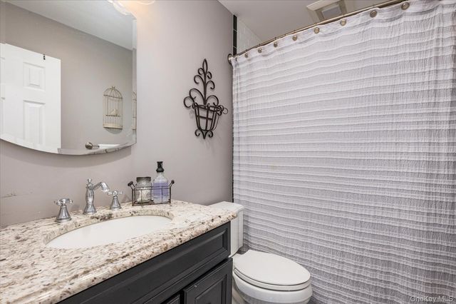 1 Salem, Hicksville, NY 11801