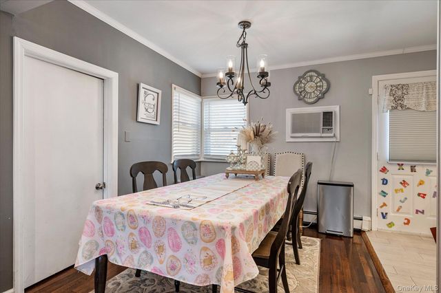 1 Salem, Hicksville, NY 11801