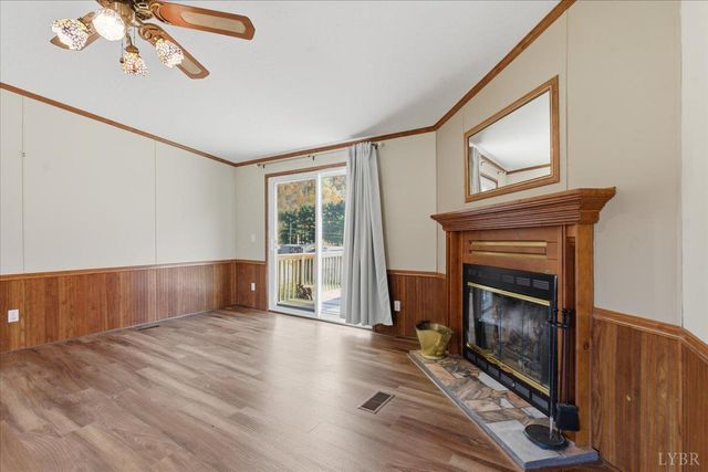 108 Weaver Dr, Elliston, VA 24087