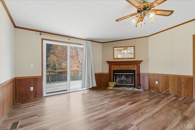 108 Weaver Dr, Elliston, VA 24087