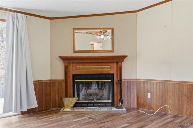 108 Weaver Dr, Elliston, VA 24087