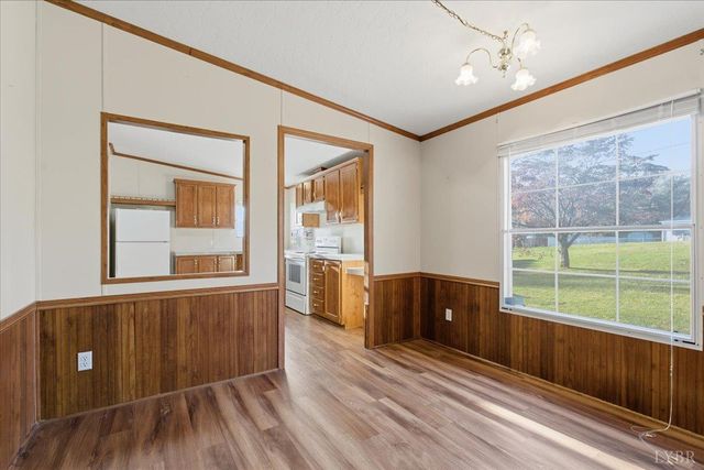 108 Weaver Dr, Elliston, VA 24087