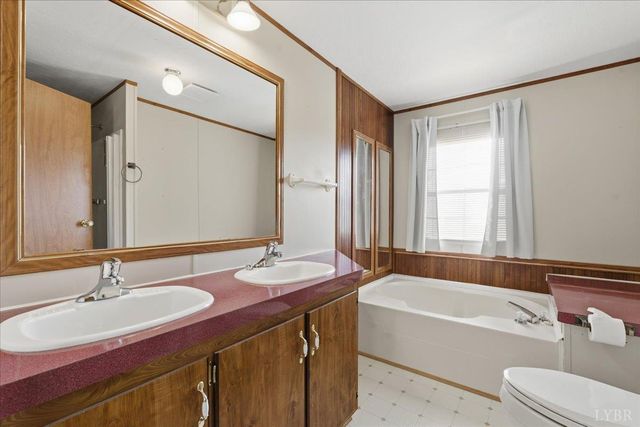 108 Weaver Dr, Elliston, VA 24087