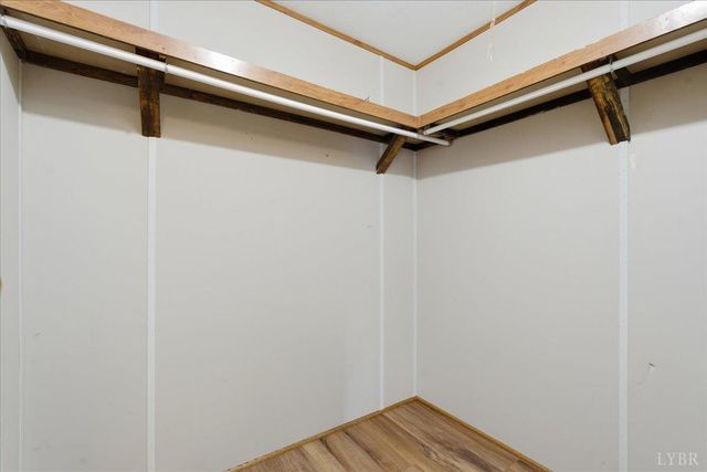 108 Weaver Dr, Elliston, VA 24087