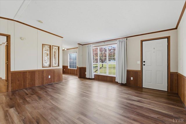 108 Weaver Dr, Elliston, VA 24087