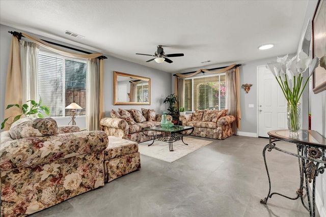 1318 Syrah Avenue, Tulare, CA 93274