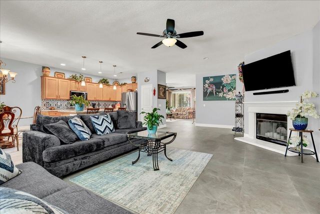 1318 Syrah Avenue, Tulare, CA 93274