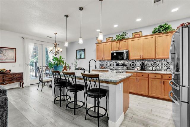 1318 Syrah Avenue, Tulare, CA 93274