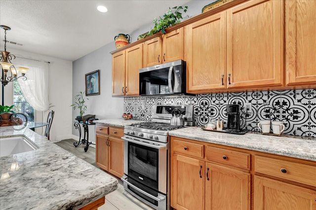 1318 Syrah Avenue, Tulare, CA 93274