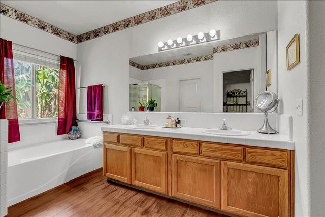 1318 Syrah Avenue, Tulare, CA 93274