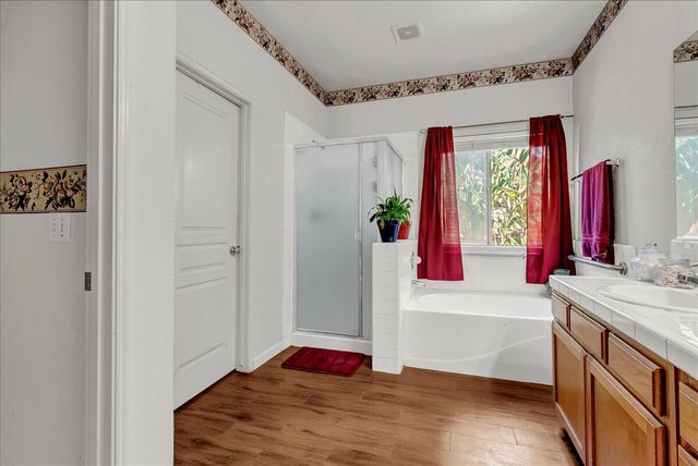 1318 Syrah Avenue, Tulare, CA 93274