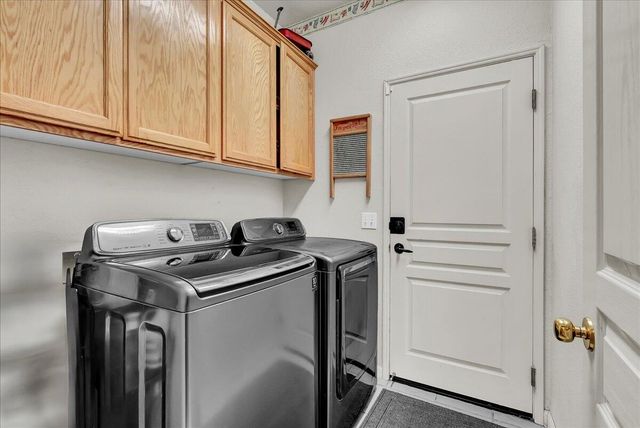 1318 Syrah Avenue, Tulare, CA 93274