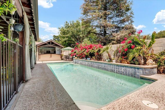 1318 Syrah Avenue, Tulare, CA 93274