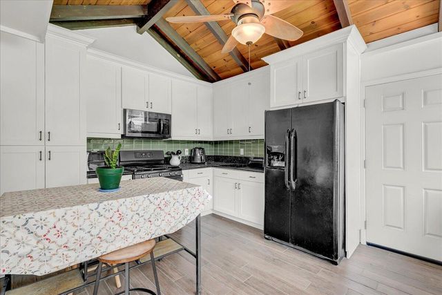 1318 Syrah Avenue, Tulare, CA 93274
