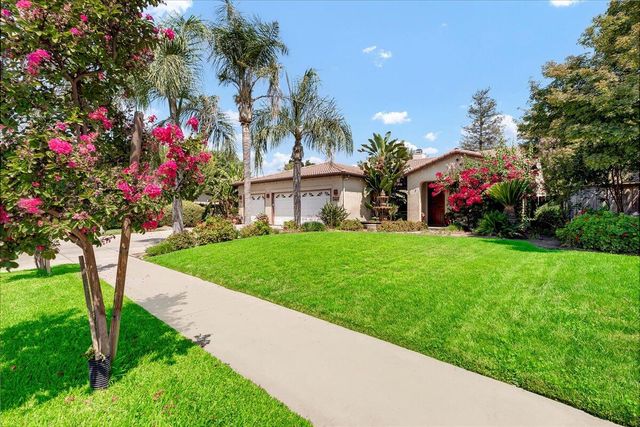 1318 Syrah Avenue, Tulare, CA 93274