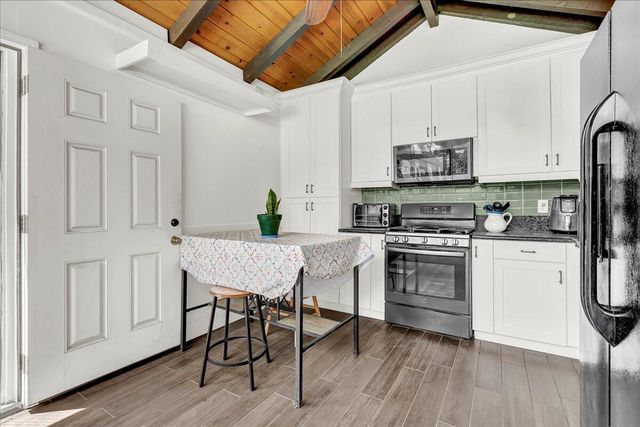 1318 Syrah Avenue, Tulare, CA 93274