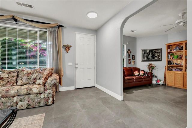 1318 Syrah Avenue, Tulare, CA 93274