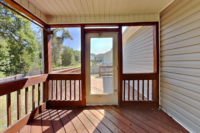 302 Oxfordshire Drive, Fuquay Varina, NC 27526