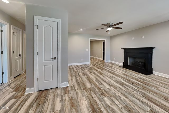 302 Oxfordshire Drive, Fuquay Varina, NC 27526