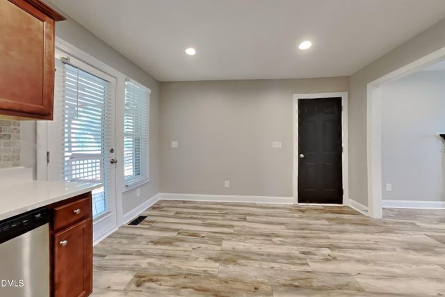 302 Oxfordshire Drive, Fuquay Varina, NC 27526