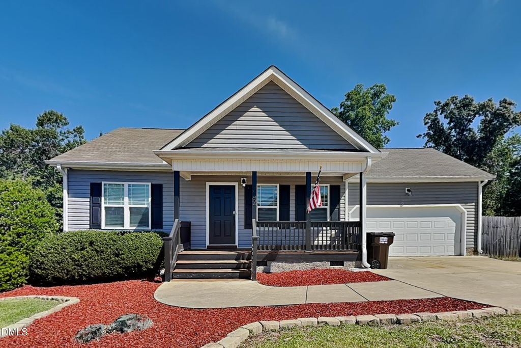 302 Oxfordshire Drive, Fuquay Varina, NC 27526
