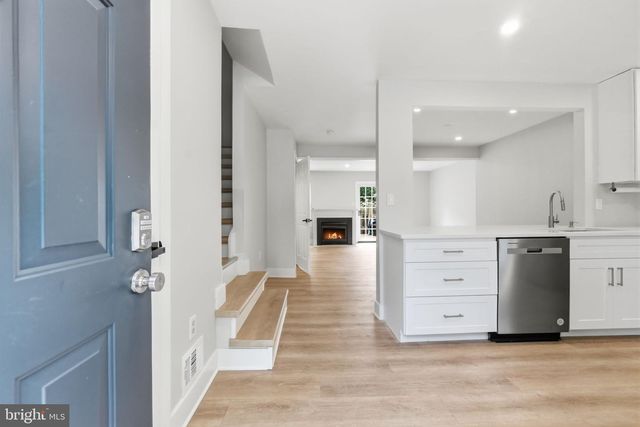 8139 HALLMARK PL, Gaithersburg, MD 20879