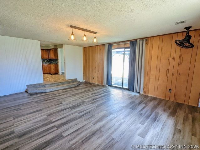 14626 E 76th Street N, Owasso, OK 74055