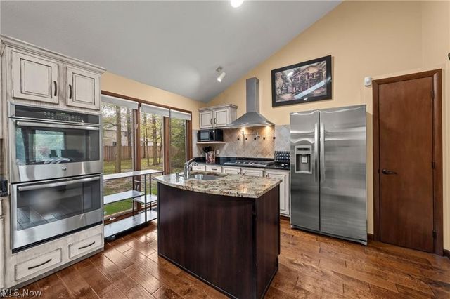 5062 Lansdowne Drive, Solon, OH 44139