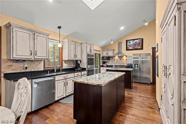 5062 Lansdowne Drive, Solon, OH 44139