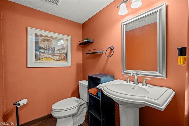 5062 Lansdowne Drive, Solon, OH 44139