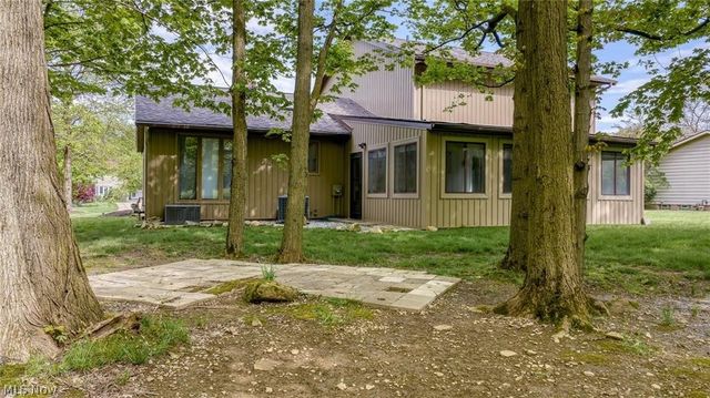 5062 Lansdowne Drive, Solon, OH 44139