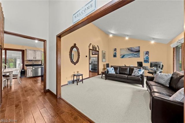 5062 Lansdowne Drive, Solon, OH 44139