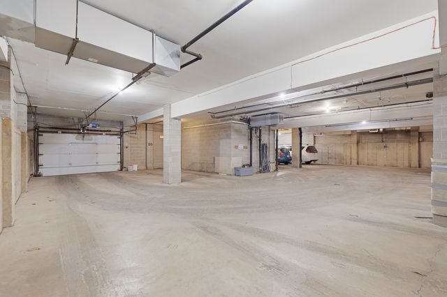 2046 Saint Johns Avenue 3E, Highland Park, IL 60035