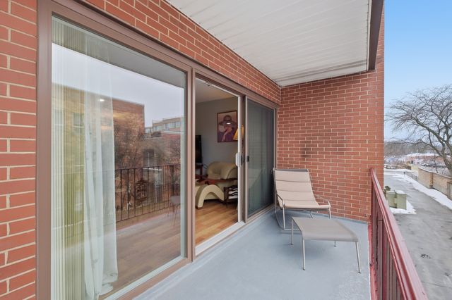 2046 Saint Johns Avenue 3E, Highland Park, IL 60035