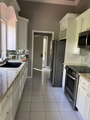 150 CAPE POINTE Circle, Jupiter, FL 33477