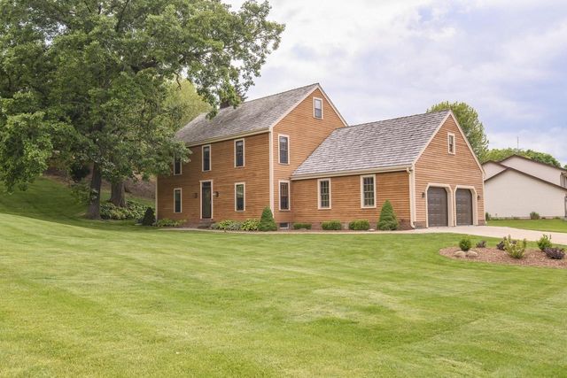 20800 Brook Park DRIVE, Brookfield, WI 53045