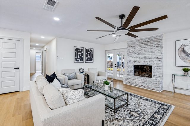 5445 Enderly Place, Dallas, TX 75227