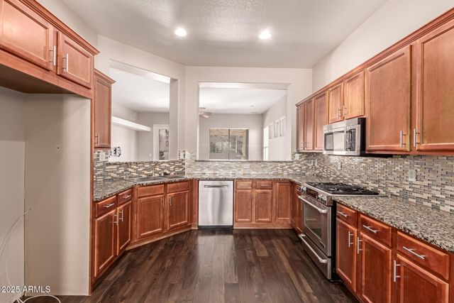 6857 W PEAK VIEW Road, Peoria, AZ 85383