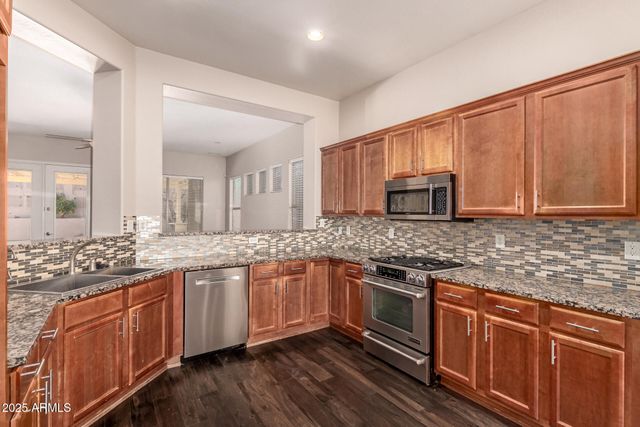 6857 W PEAK VIEW Road, Peoria, AZ 85383