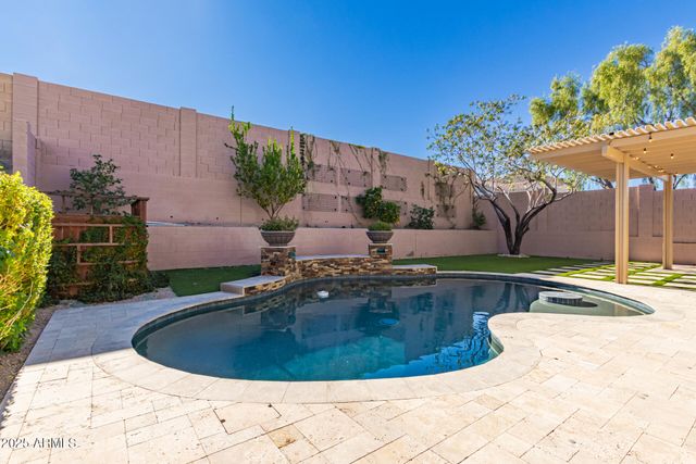 6857 W PEAK VIEW Road, Peoria, AZ 85383