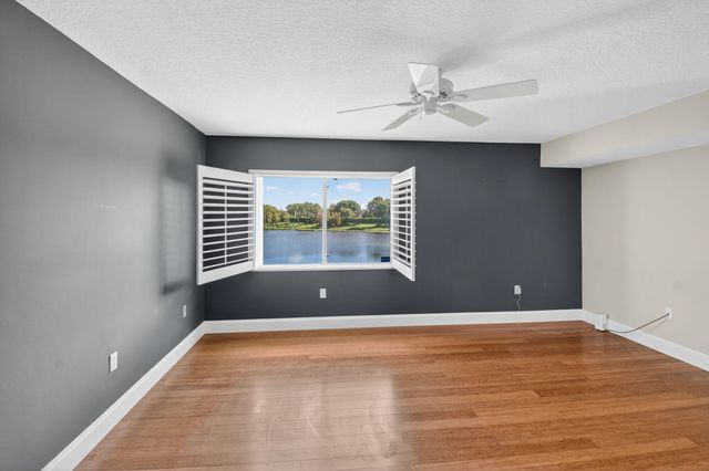 5842 Crystal Shores Drive 205, Boynton Beach, FL 33437