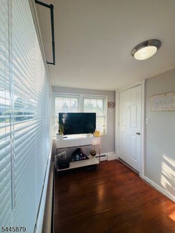 209 Main St, Linden City, NJ 07036