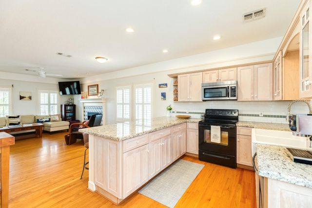 3503 Eckert Drive, Galveston, TX 77554