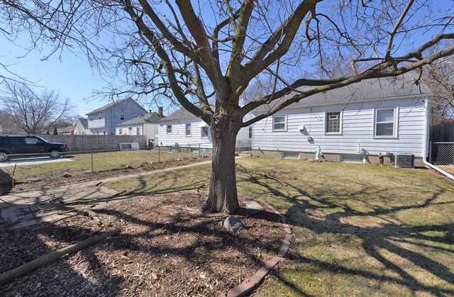 227 Wickham BOULEVARD, Racine, WI 53405