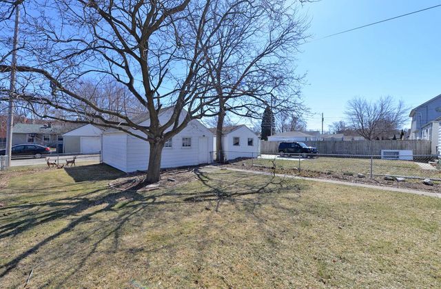 227 Wickham BOULEVARD, Racine, WI 53405