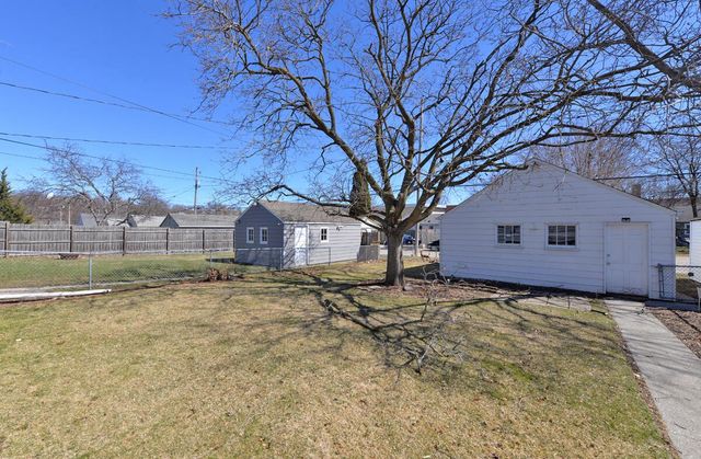 227 Wickham BOULEVARD, Racine, WI 53405