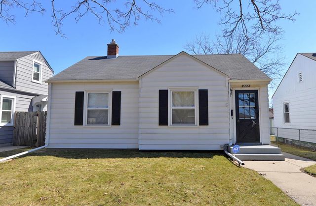 227 Wickham BOULEVARD, Racine, WI 53405