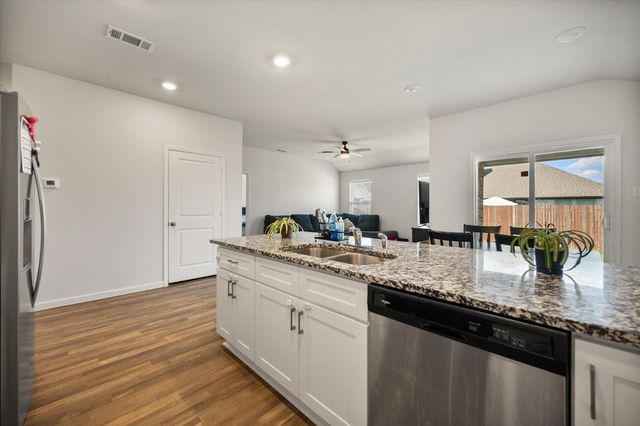 909 Avagail Avenue, Springtown, TX 76082