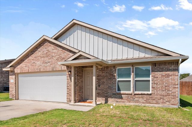 909 Avagail Avenue, Springtown, TX 76082