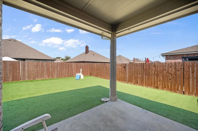 909 Avagail Avenue, Springtown, TX 76082